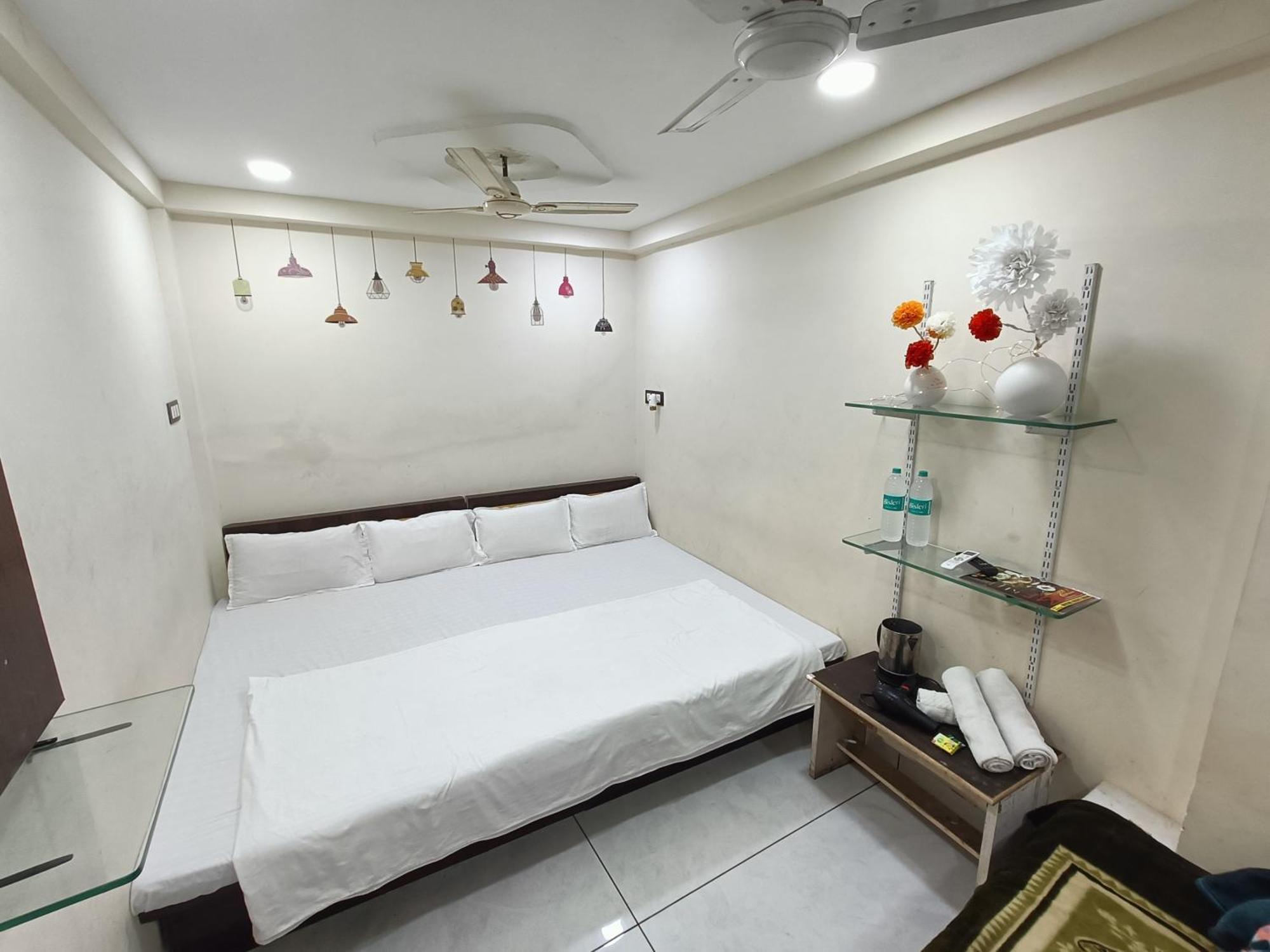 Hotel S Tower Ujjain Exterior photo