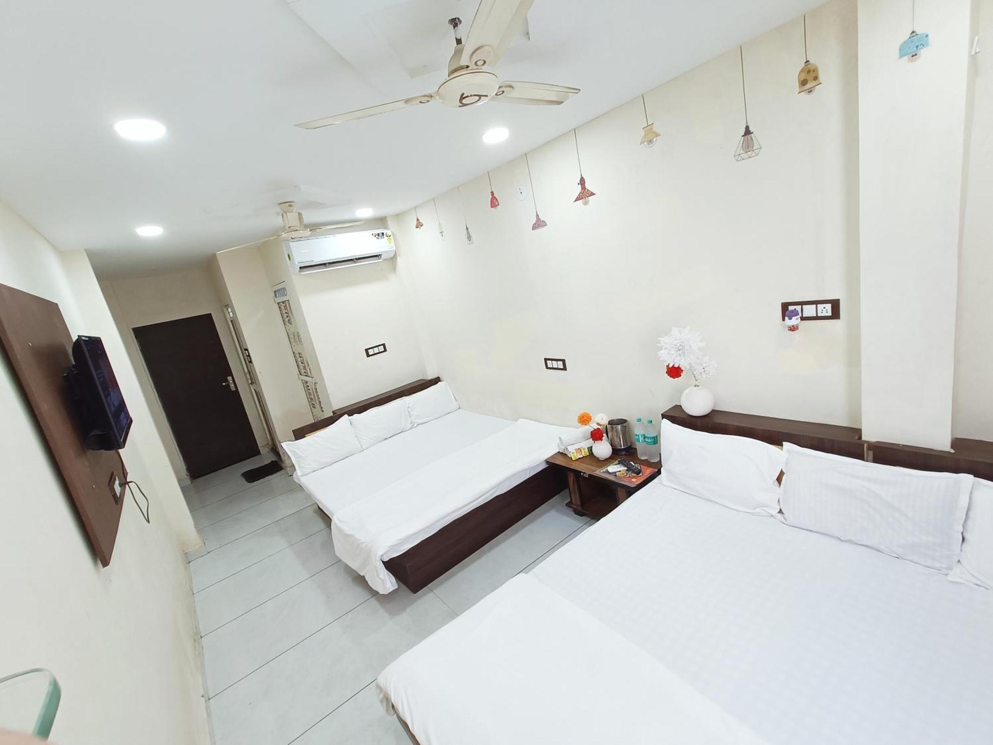 Hotel S Tower Ujjain Exterior photo